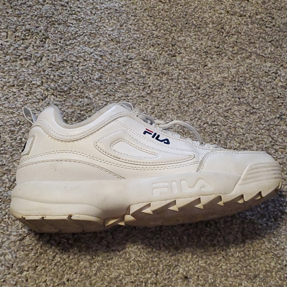 Filas - Picture 2 of 2